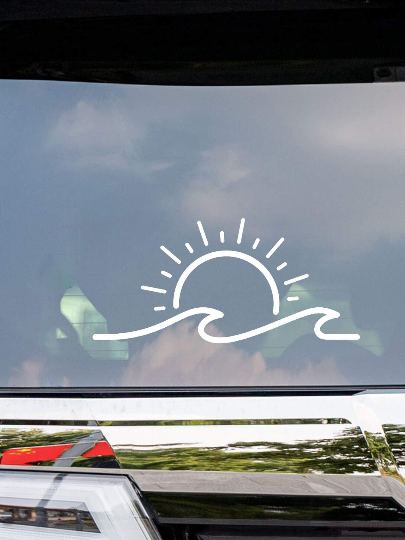 1pc White 30*15cm Sun Wave Car Window Bumper Sticker, Suitable For Car Window, Laptop, Bicycle, Cute Sun Flower Decor For Rearview Mirror, Car Accessories, Vinyl Sticker, DIY Waterproof Decoration
