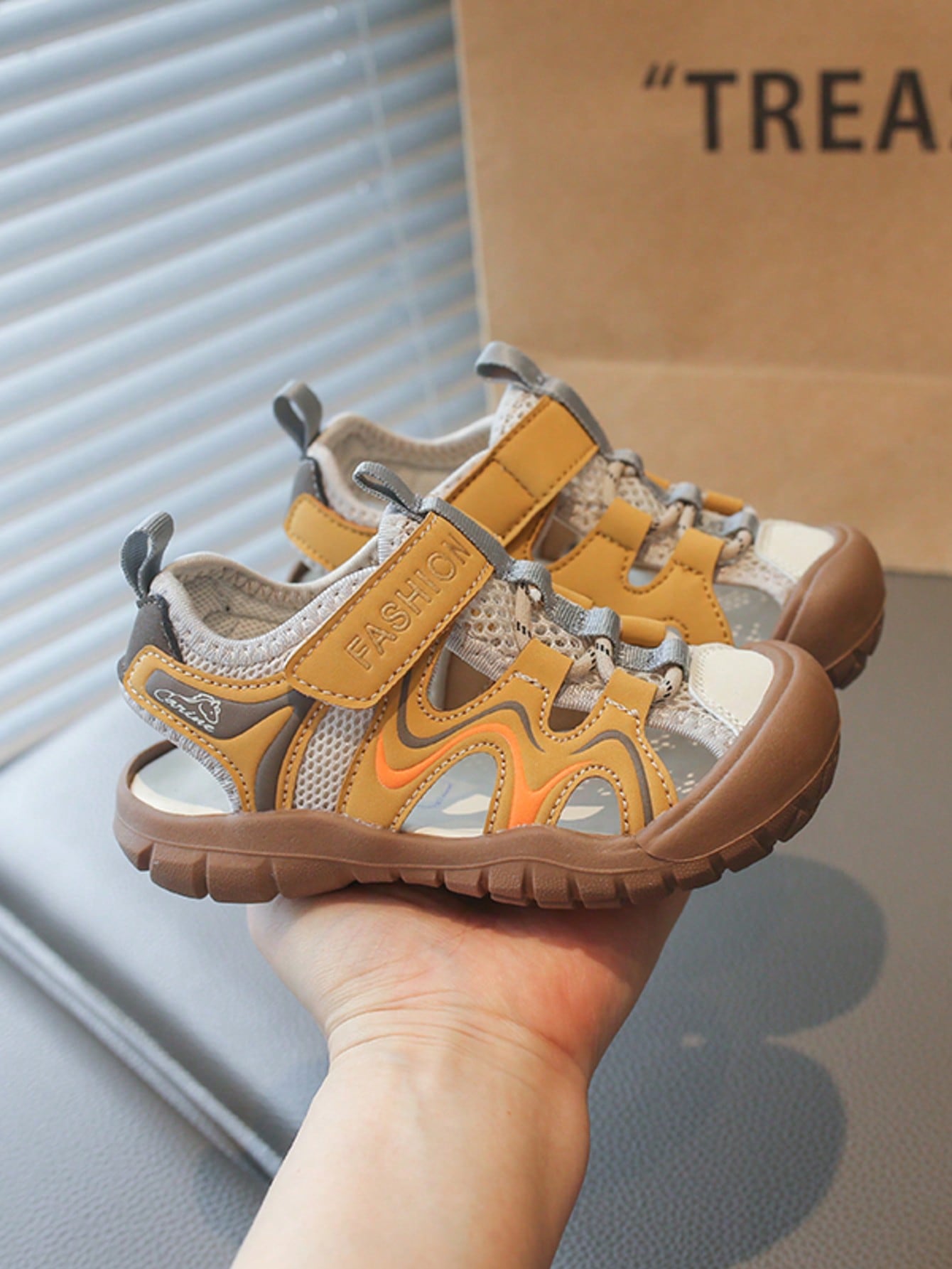 Summer Closed-Toe Soft Sole Casual Fashion Versatile Beach Sandals Breathable Outdoor Campus Travel Seaside