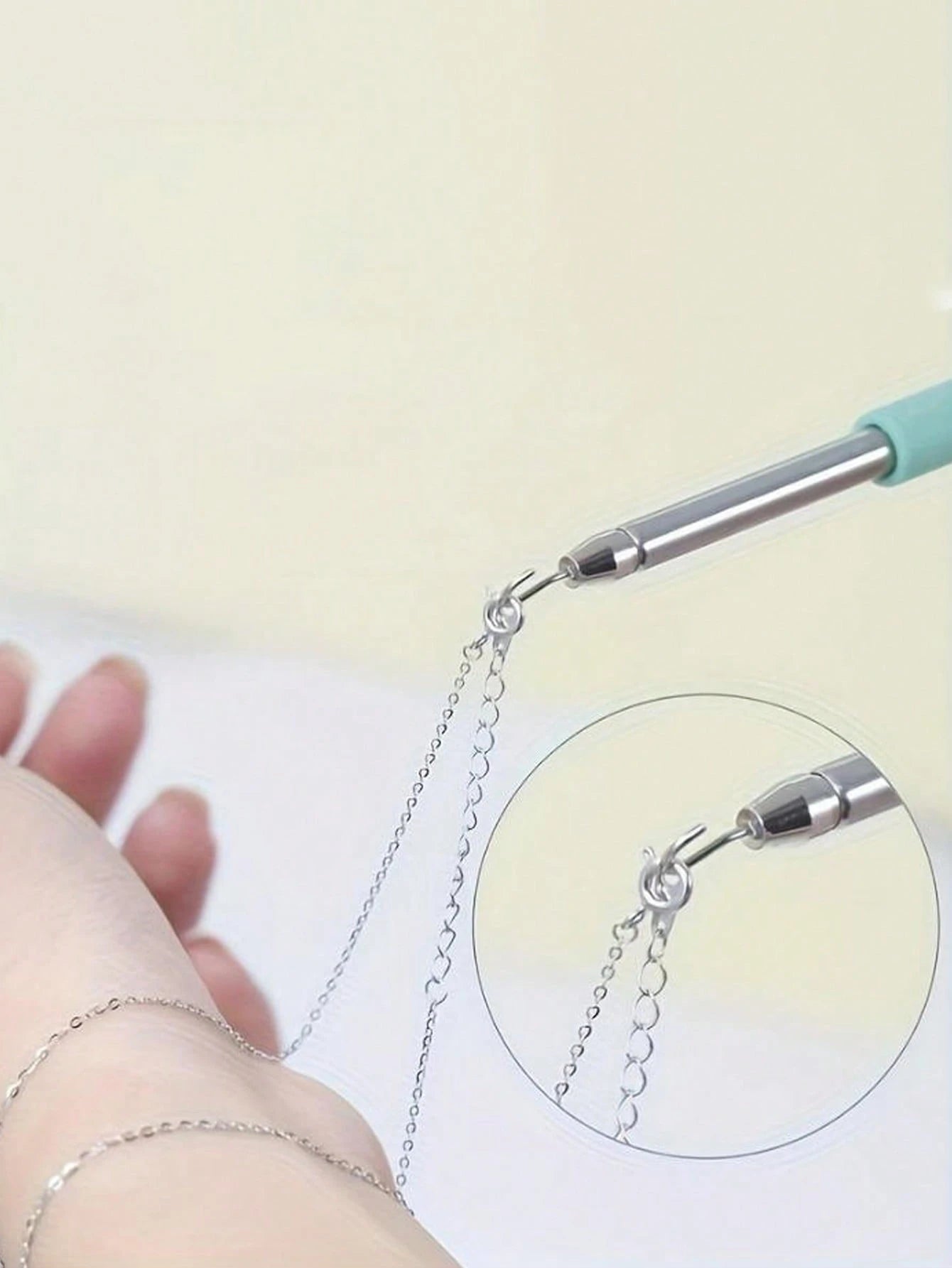 1/2/4 Pcs Stainless Steel Bracelet Assist Tool, Odorless, Batteryless- Minimalist Jewelry Necklace Hook Holder, Fashion Metal Accessory, Minimalist Beauty Personal Care Styling Tool (Long/Short Adjus