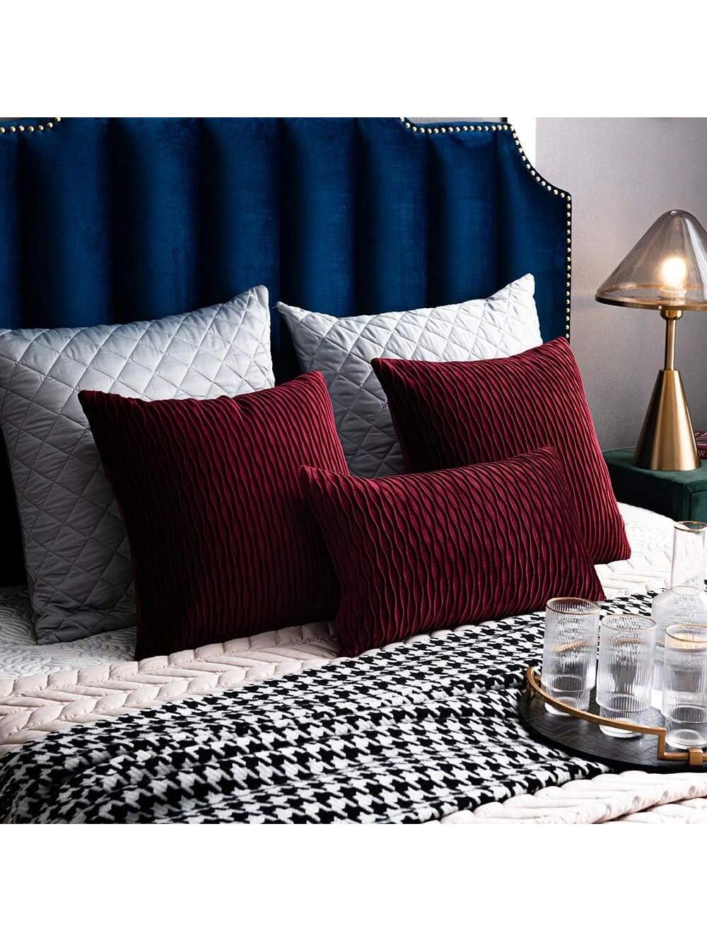 1/2pcs Burgundy Velvet Wavy Striped Pillow Cover, Square Cushion Case, Holiday Home Decor Pillow, Soft & Comfortable Fabric, Modern Decor For Sofa, Bedroom, Dorm