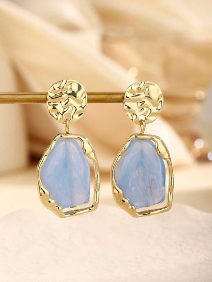 1 Pair Asymmetrical Geometric Resin Pendant Earrings For Women, Gold-Plated Hammered Texture Pendant Earrings, Suitable For Party, Wedding And Daily Wear, Chic & Elegant