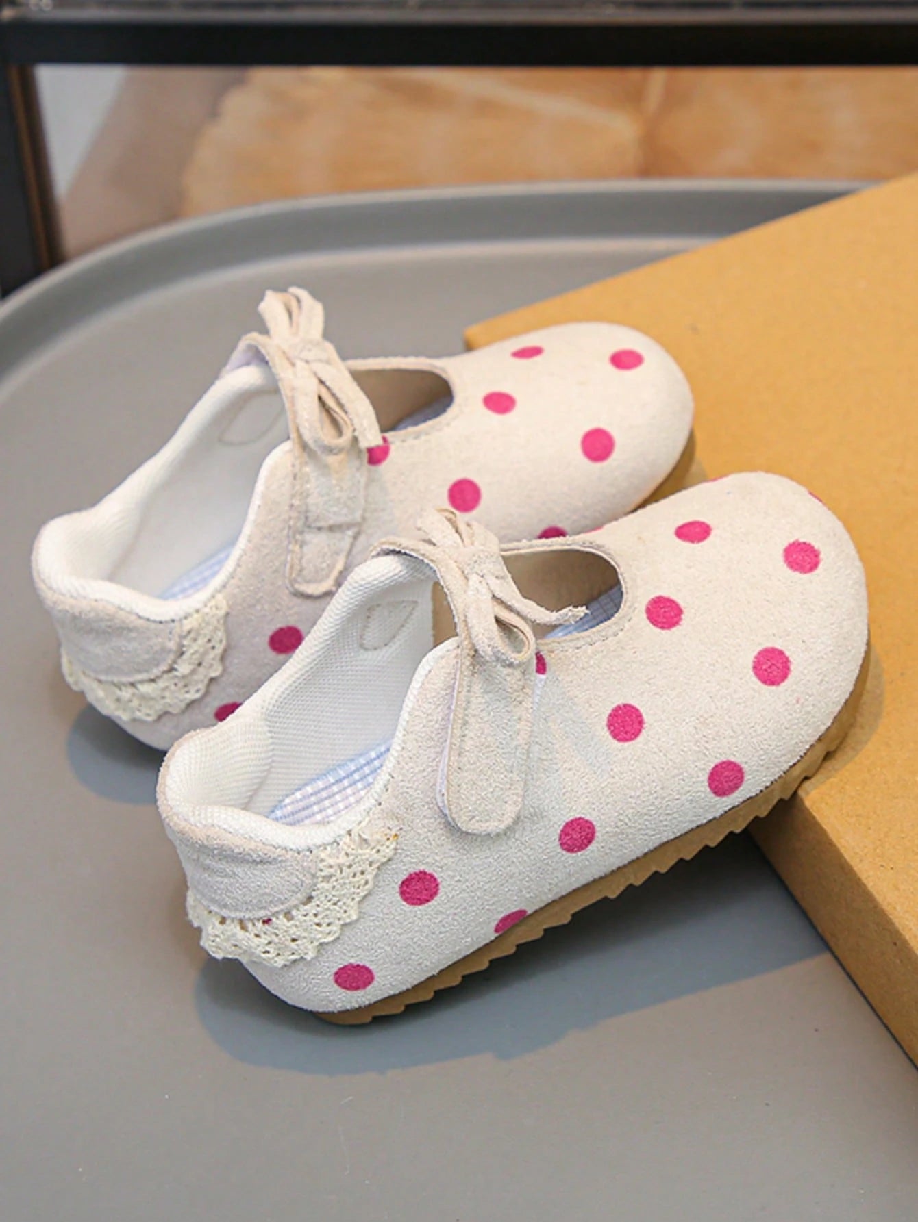 1 Pair Baby Girls Pink Polka Dot Mary Jane Shoes, Soft Sole Anti-Slip Hook And Loop Strap Shoes, Vintage Polka Dot Bow Princess Shoes