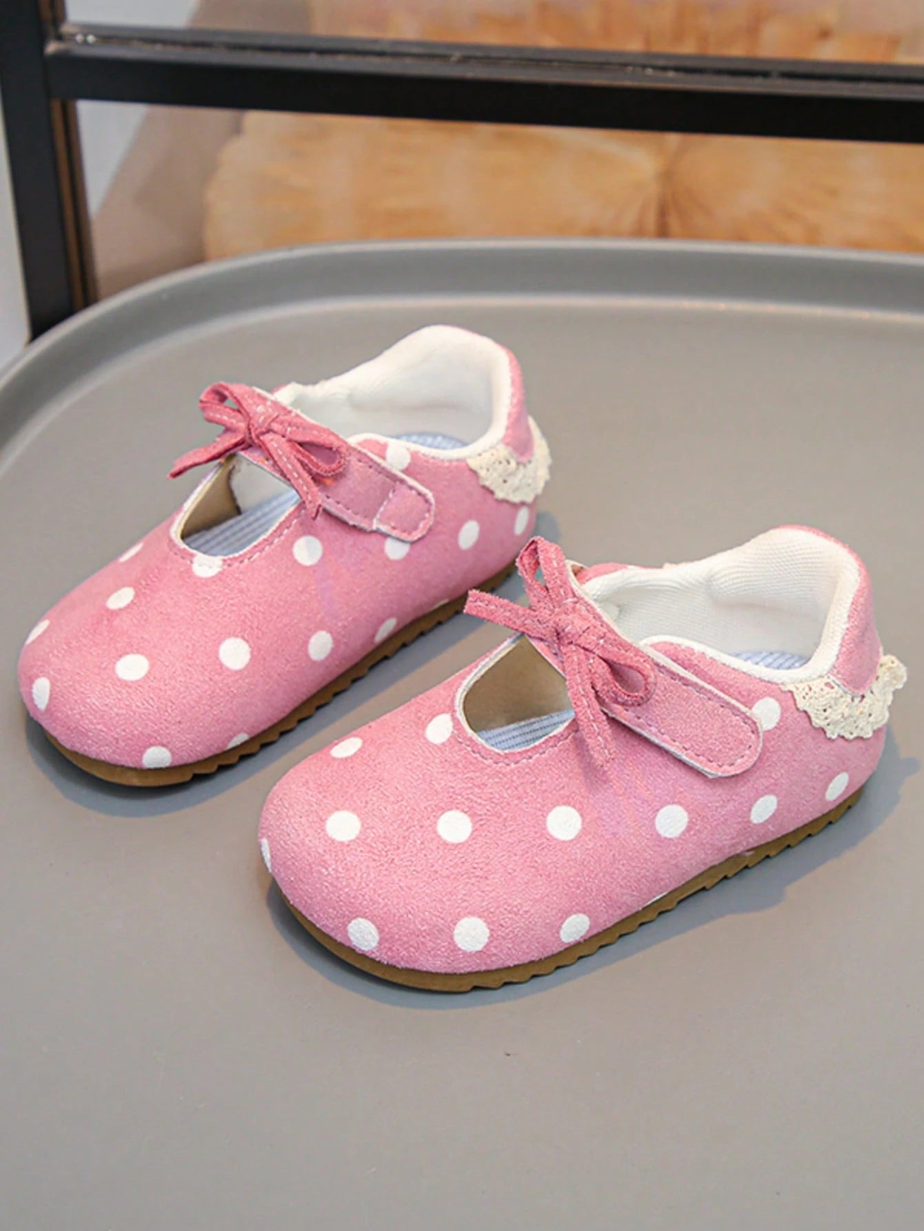 1 Pair Baby Girls Pink Polka Dot Mary Jane Shoes, Soft Sole Anti-Slip Hook And Loop Strap Shoes, Vintage Polka Dot Bow Princess Shoes