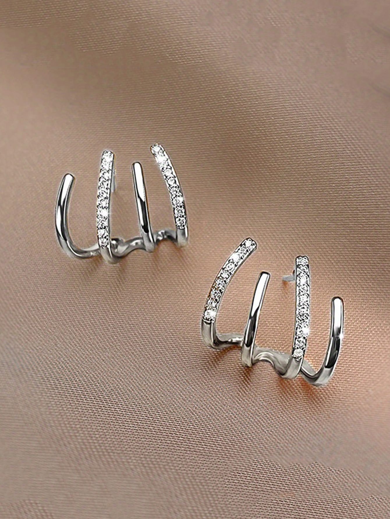 1 Pair Claw-Shaped Earrings, Unique Design, Niche Luxury, High-End Fashion Ear Jewelry