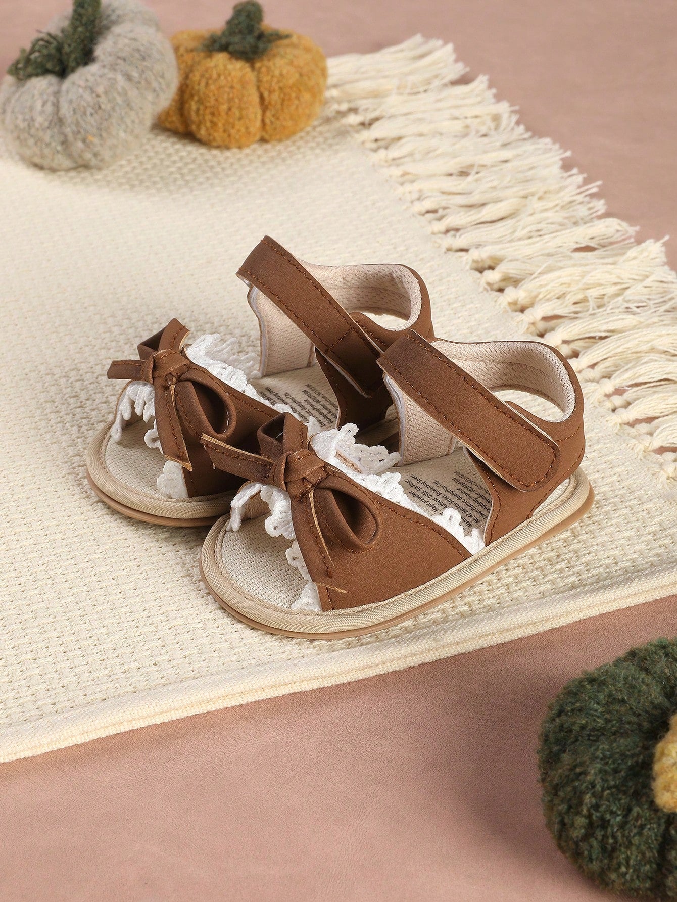 1 Pair Fashionable Versatile Bowknot Lace Trim Sandals, Soft Sole Pre-Walker Shoes For Infants And Toddlers, Suitable For Parties, Events And Vacations