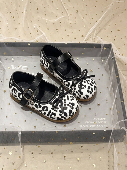 1 Pair White Cute Fashion Leopard Print Design + Massage Cushion Sole Design, Soft Bottom Anti-Slip Flat Baby Shoes Children Shoes, Suitable For Spring Summer Autumn Winter