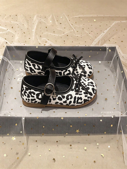 1 Pair White Cute Fashion Leopard Print Design + Massage Cushion Sole Design, Soft Bottom Anti-Slip Flat Baby Shoes Children Shoes, Suitable For Spring Summer Autumn Winter