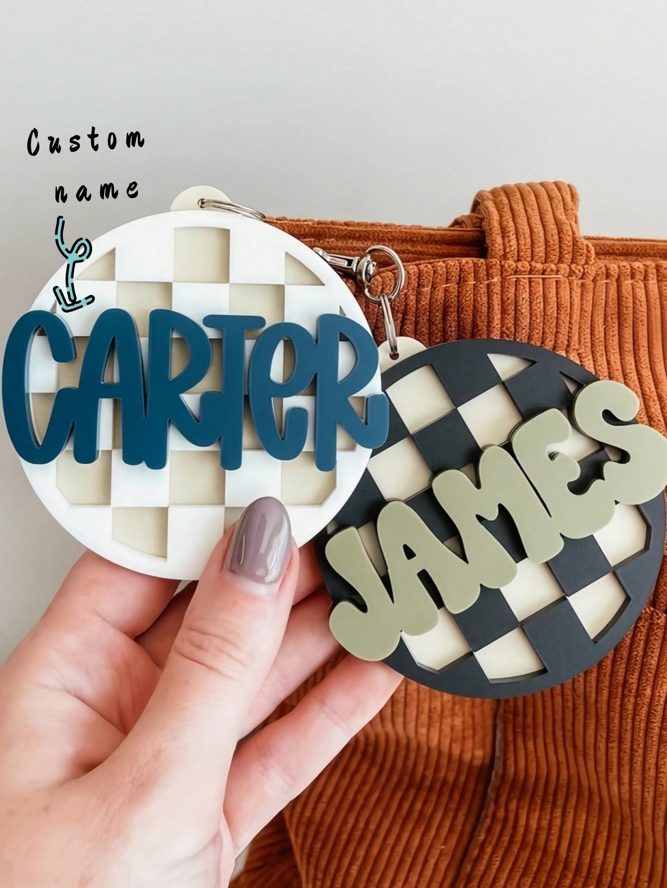 1 PC Checkered Backpack Tag, Backpack Name Keychain, 3D Name Keychain, Personalized Name Keychain, Backpack Name Tag, Diaper Bag Tag, DIY Customizable Name & Date Keychain, Unique Luggage Tag Keyring