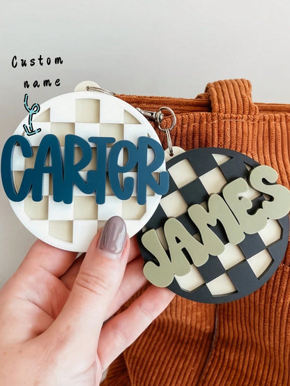 1 PC Checkered Backpack Tag, Backpack Name Keychain, 3D Name Keychain, Personalized Name Keychain, Backpack Name Tag, Diaper Bag Tag, DIY Customizable Name & Date Keychain, Unique Luggage Tag Keyring