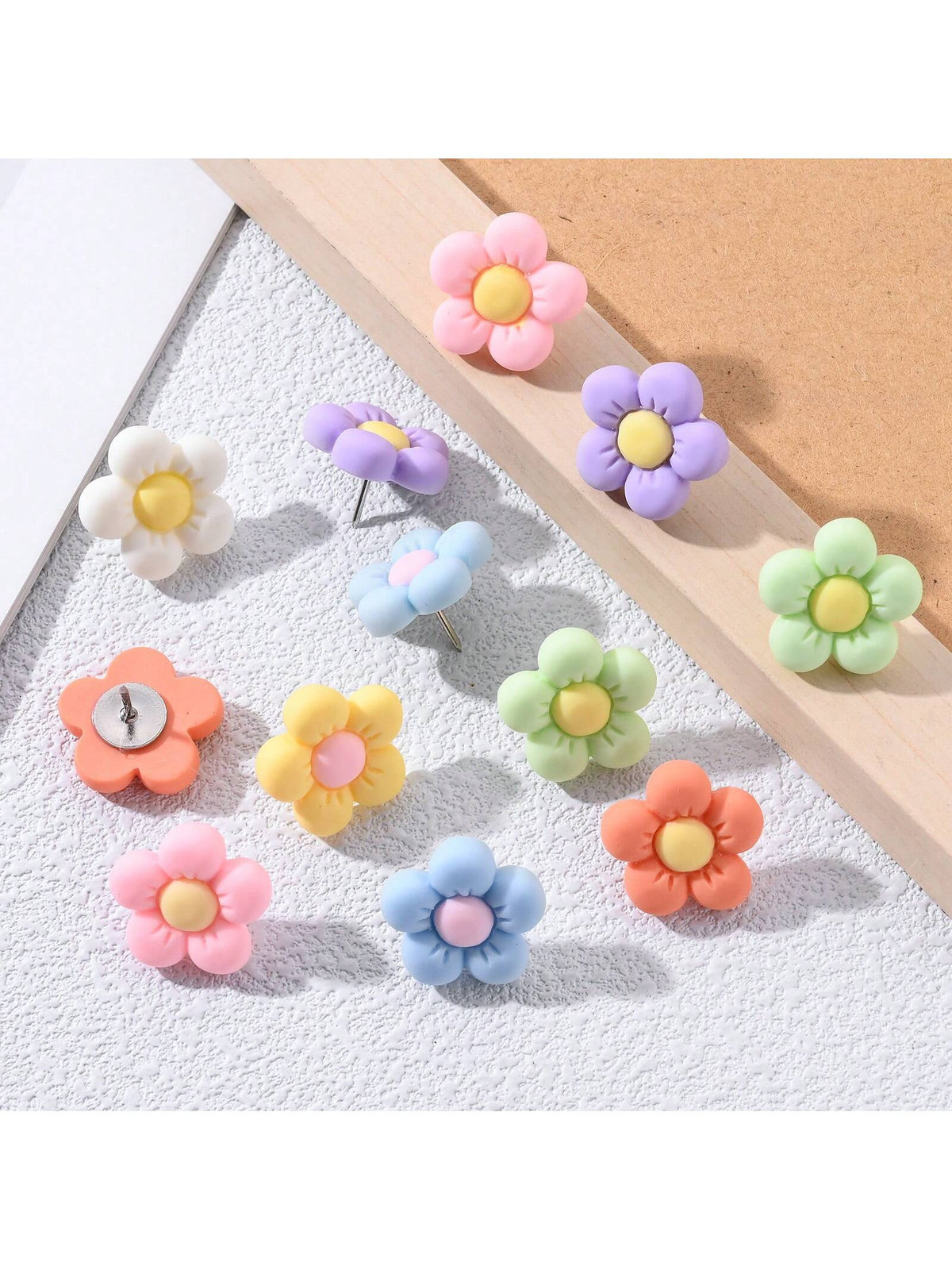 15pcs/30pcs Candy Color Flower Wall Pin/Push Pins, Cartoon Decorative Tacks For Office, School, Cute Back To School,Back To School,School Supplies