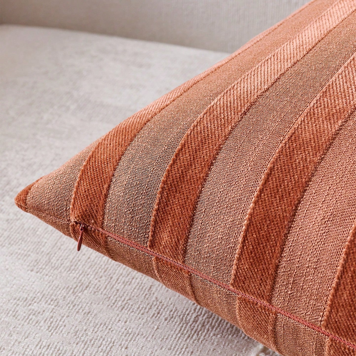 1pc/2pcs RUST 3D Striped Throw Pillow Cover (Pillow Insert Not Included), Modern Fashionable Soft Chenille And Faux Linen Blend Dual-Tone Striped Comfortable Cushion Cover, Suitable For Home Sofa, Bed