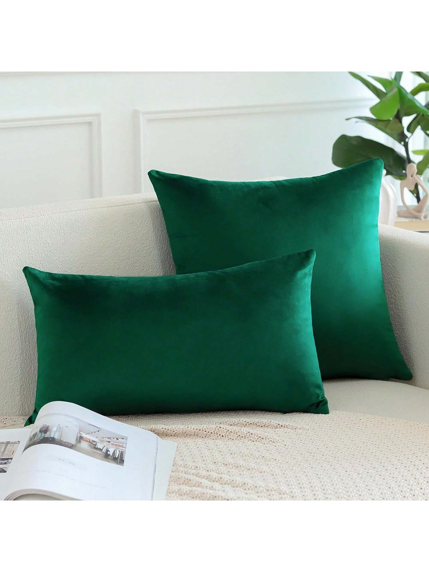 1pc/2pcs Velvet Christmas Green Decorative Throw Pillow Cover (Pillow Insert Not Included), Square Cushion Cover, Holiday Home Decor Pillow, Soft & Comfortable Linen-Like Fabric, Modern Decor For Sofa