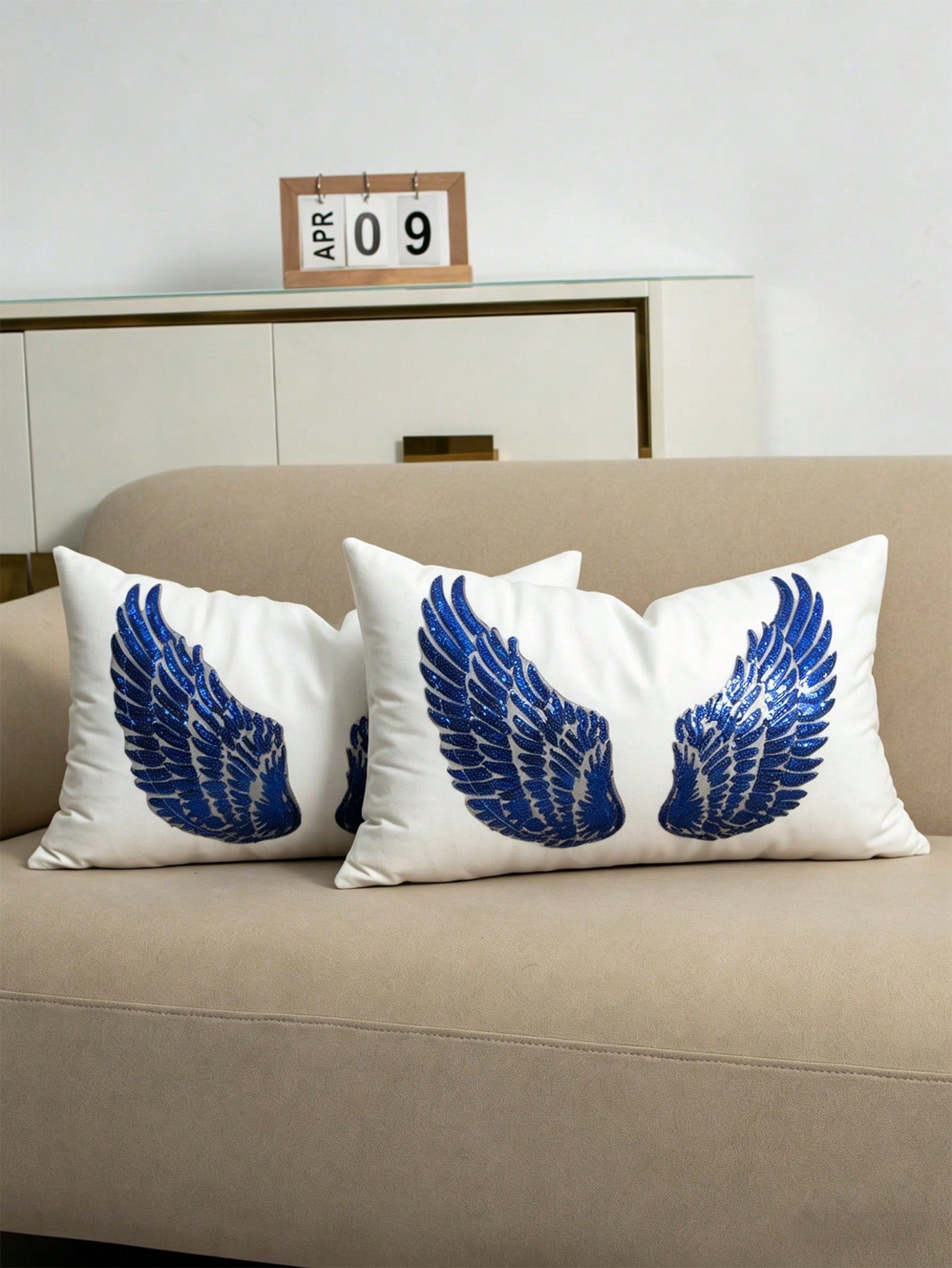 1pc/2pcs White Velvet Silver Wings Pattern Pillow Cover, Bohemian Sequin Embroidery Feather Decor Lumbar Cushion Cover For Bedroom, Living Room, Sofa, Car, Holiday Party, Garden, 30*50cm, 45*45cm, Pil