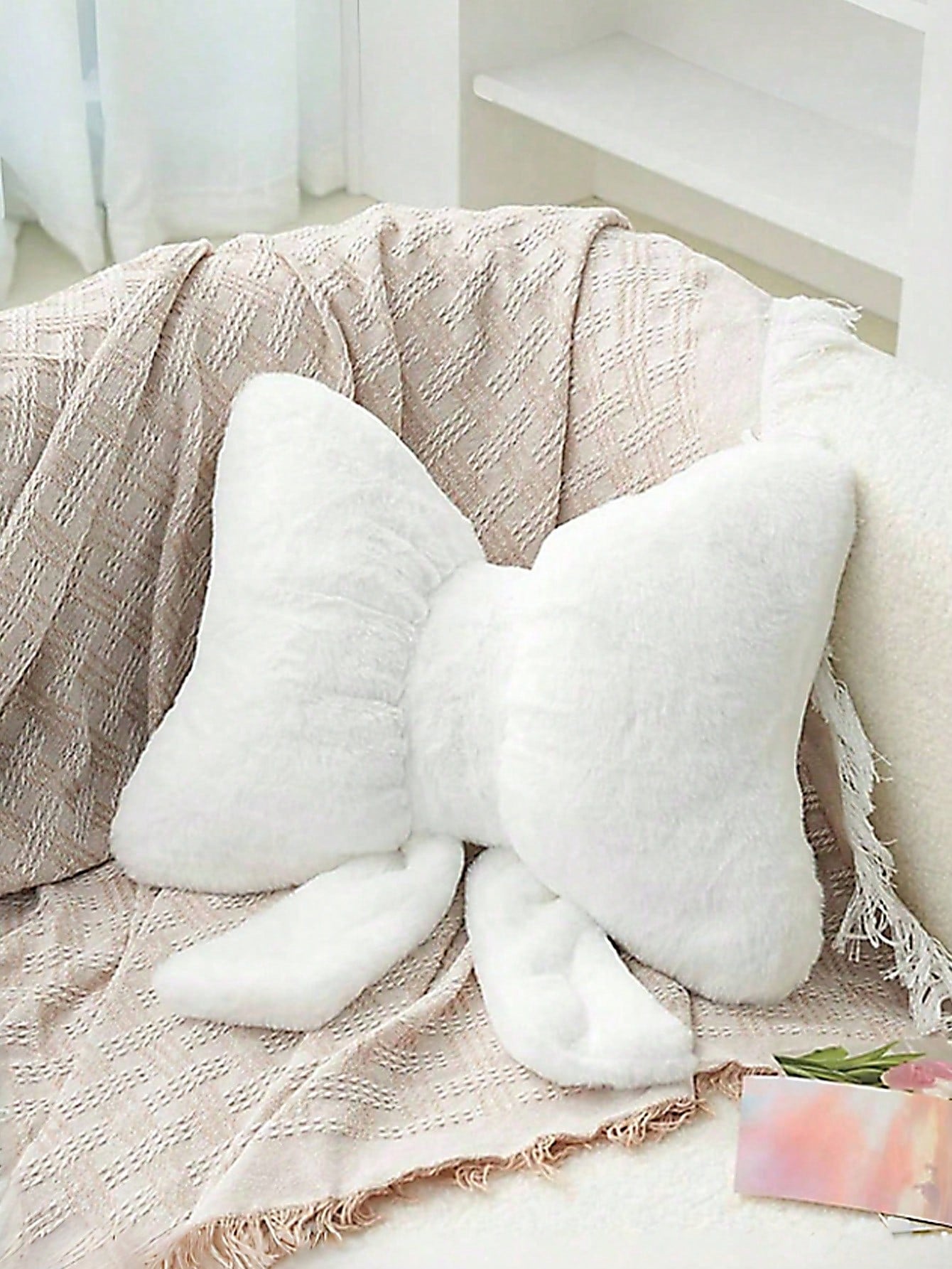 1pc Black Bow Decorative Throw Pillow, Soft & Cute, Suitable For Bed, Sofa And Bedroom Decor, Home Decor, Essential For Spring/Summer, Perfect Gift For Family, Friends, Graduation, Birthday