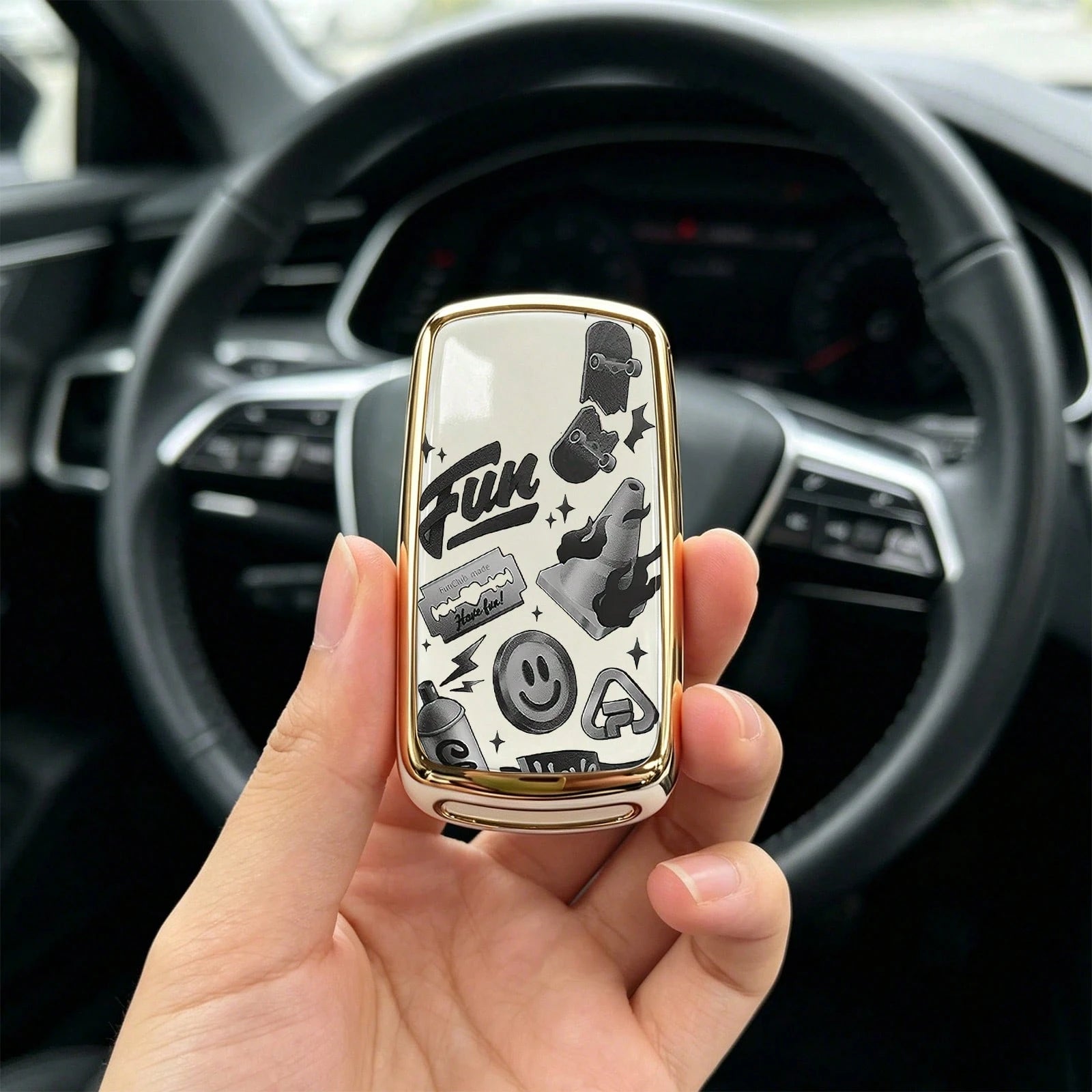 1pc Car Key Case-Fashion Prints,Suitable For Jetta Mk6, Polo Mk5, Golf Mk6, Tiguan Mk1, Passat B7, Passat NMS, Caddy Mk3, Beetle, Amarok, Touran Mk1. Advanced Soft-Touch, Does Not Block Signal, Unisex