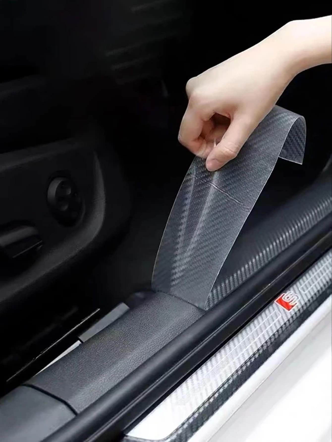 1pc Carbon Fiber Texture Car Door Sill Protector Sticker, Anti-scratch And Anti-kick, 7cm Width X 3m Length