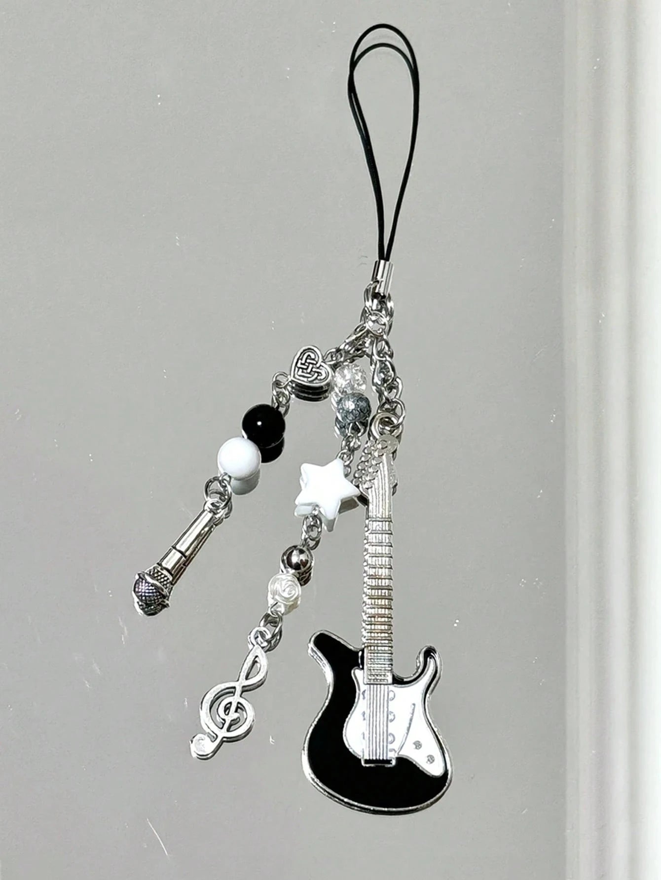 1pc Charming Handmade Phone Pendant, Cute Vintage Card Style Pendant, Simple ABS Resin Girl's Accessory, Adorable & Fashionable, Perfect Gift For Teens And Anime Fans, Suitable For Phone Cases, Bags