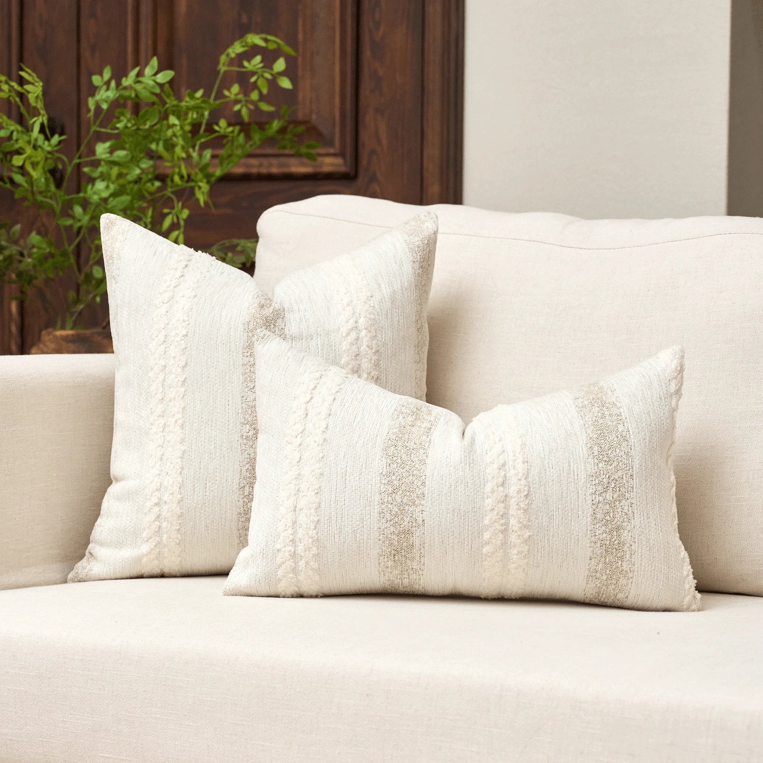 1pc Chenille Striped Decorative Pillow Cover, No Pillow Insert Included, Super Soft Modern Decor Cushion Cover For Sofa, Suitable For All Seasons, Also Can Be Used As A Gift.
