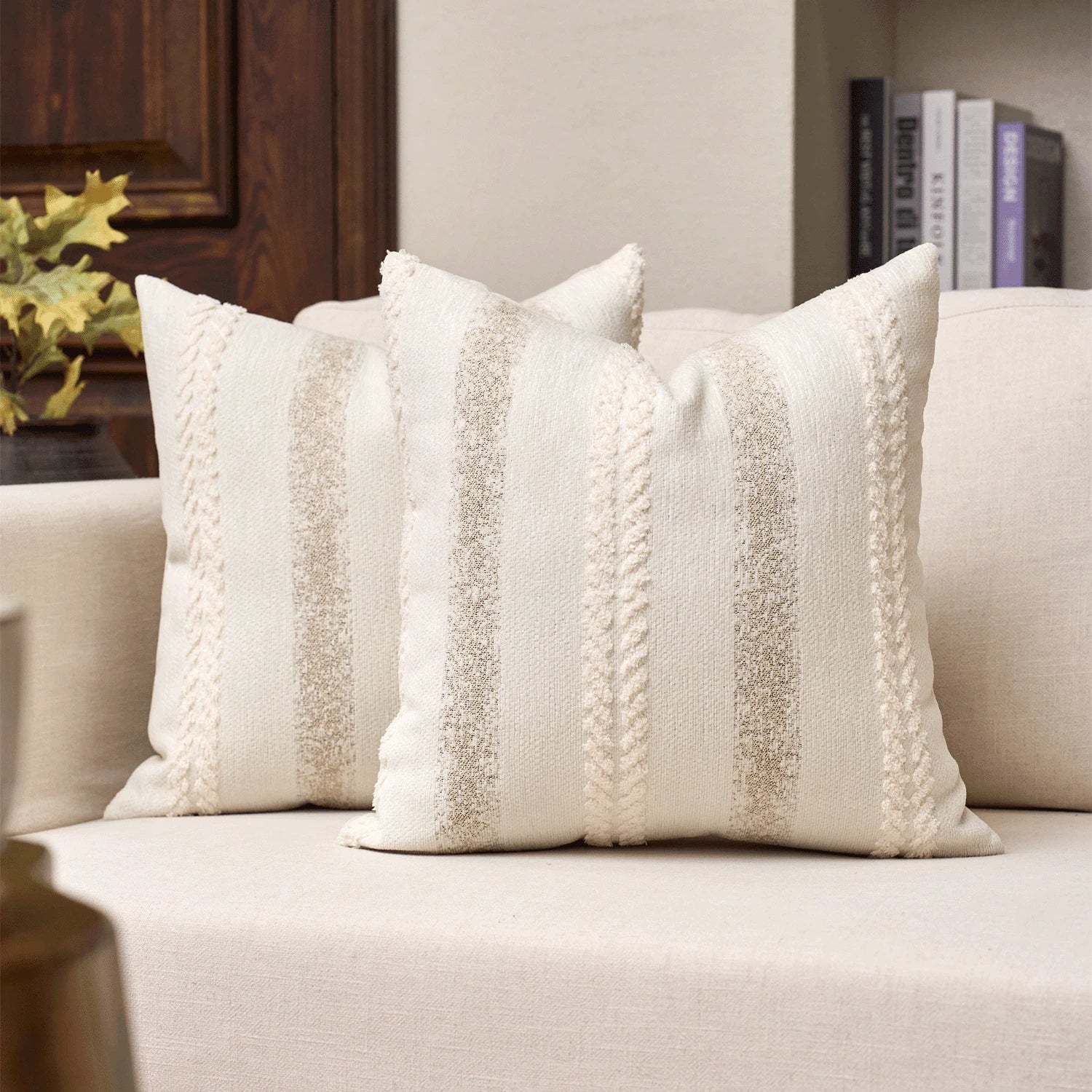 1pc Chenille Striped Decorative Pillow Cover, No Pillow Insert Included, Super Soft Modern Decor Cushion Cover For Sofa, Suitable For All Seasons, Also Can Be Used As A Gift.