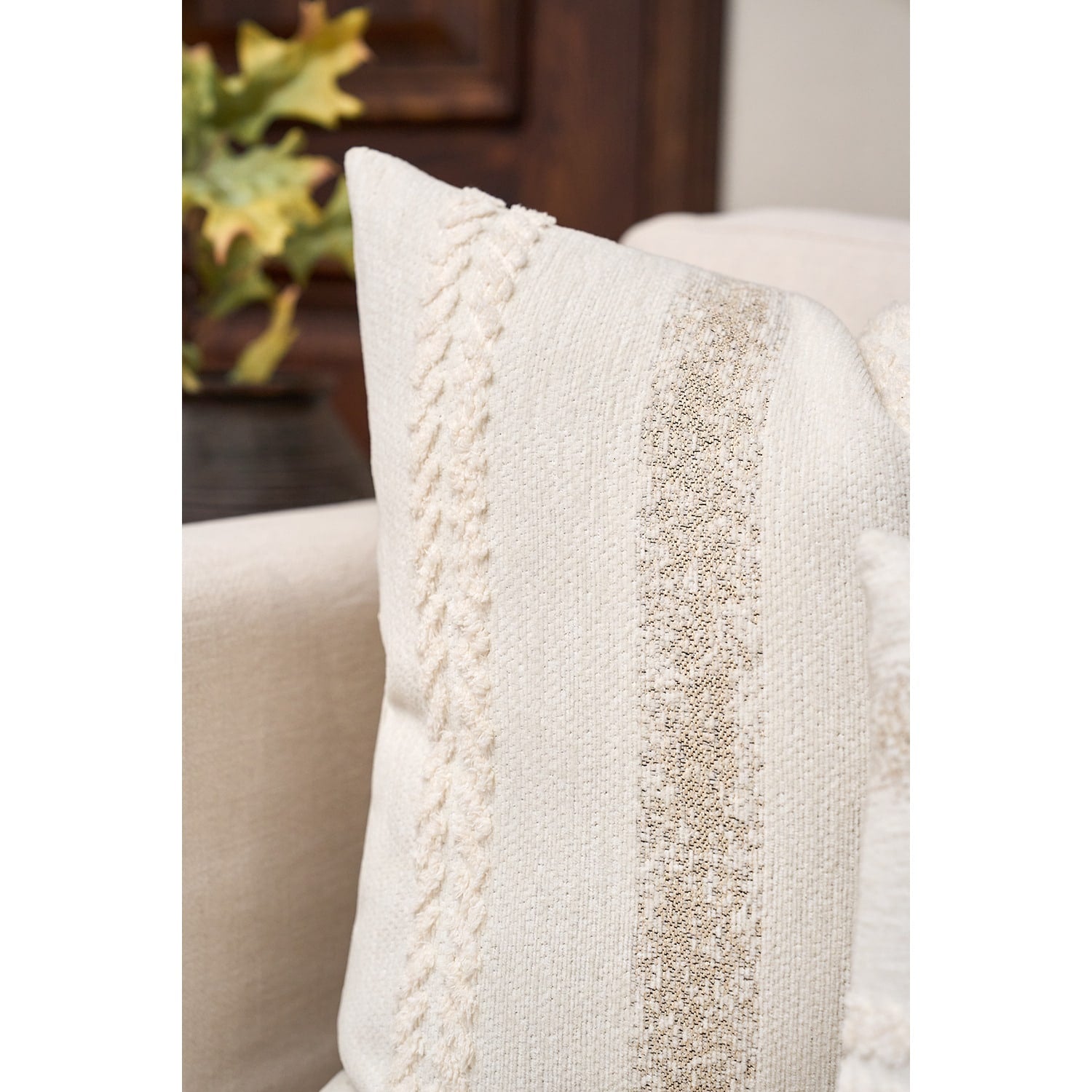 1pc Chenille Striped Decorative Pillow Cover, No Pillow Insert Included, Super Soft Modern Decor Cushion Cover For Sofa, Suitable For All Seasons, Also Can Be Used As A Gift.