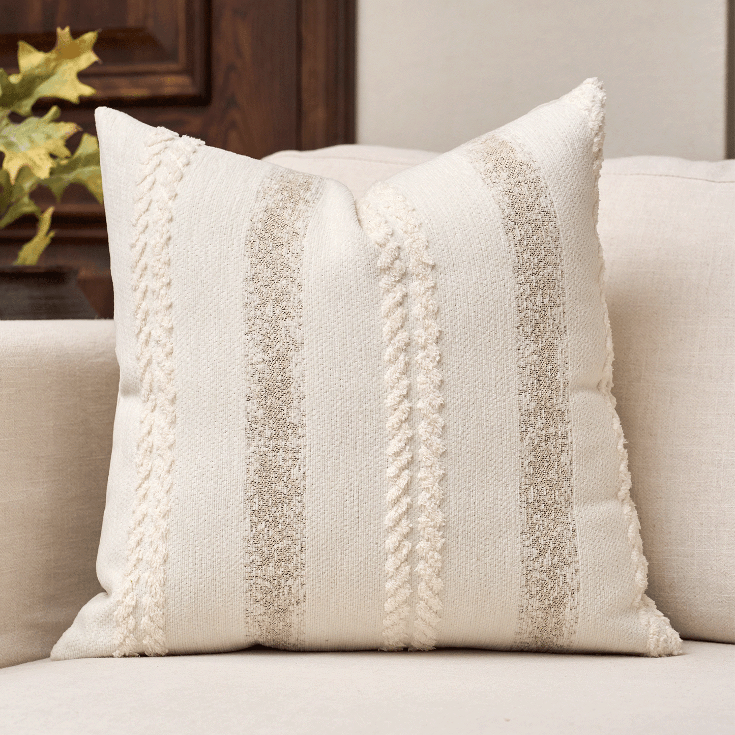 1pc Chenille Striped Decorative Pillow Cover, No Pillow Insert Included, Super Soft Modern Decor Cushion Cover For Sofa, Suitable For All Seasons, Also Can Be Used As A Gift.
