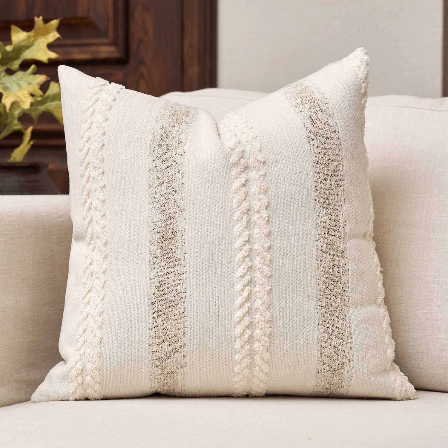 1pc Chenille Striped Decorative Pillow Cover, No Pillow Insert Included, Super Soft Modern Decor Cushion Cover For Sofa, Suitable For All Seasons, Also Can Be Used As A Gift.