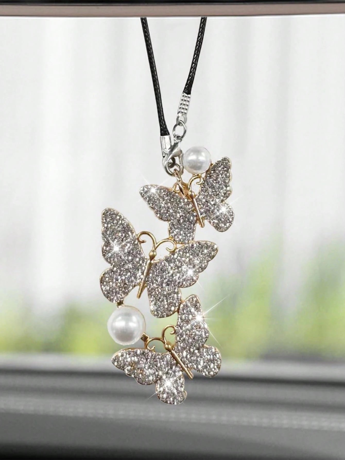 1pc Creative Alloy Pearl Butterfly Decoration For Car Interior Decoration Interior Rearview Mirror Decoration