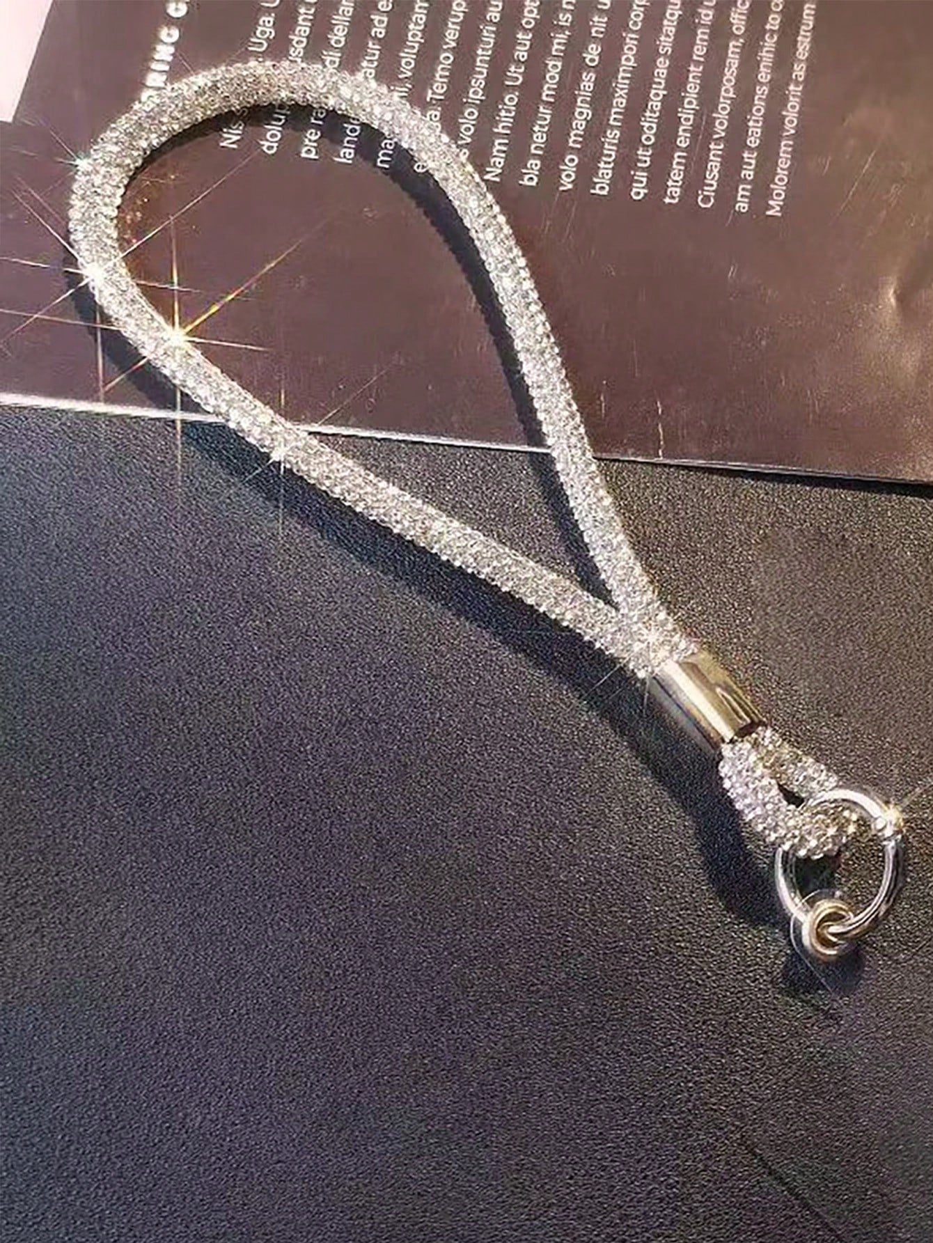 1pc Crystal Rhinestone Wrist Lanyard, High-End Luxury Rhinestone Hanging Decoration, Fashionable Short Strap Phone Case Lanyard, Anti-Lost Camera Chain