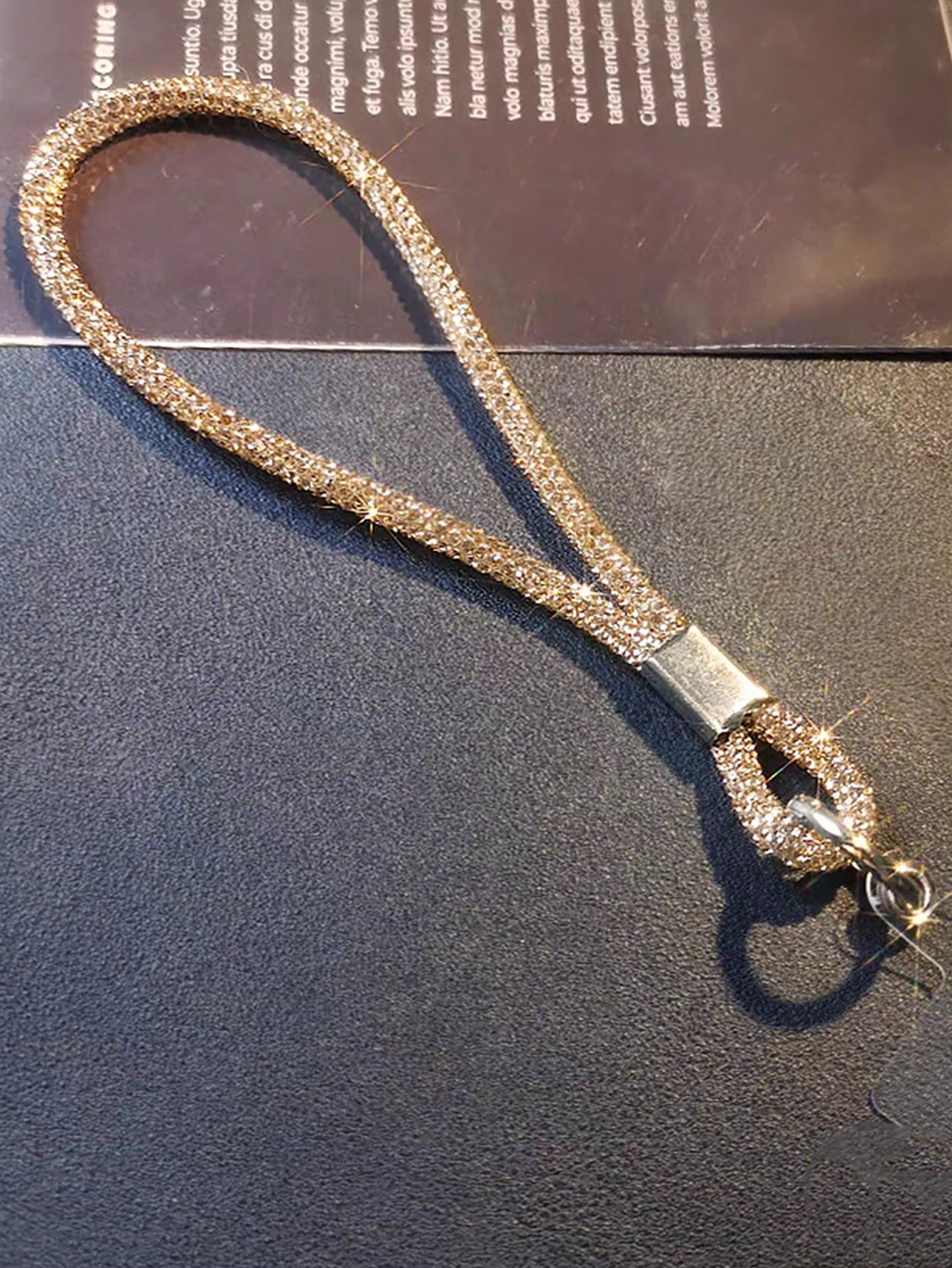 1pc Crystal Rhinestone Wrist Lanyard, High-End Luxury Rhinestone Hanging Decoration, Fashionable Short Strap Phone Case Lanyard, Anti-Lost Camera Chain