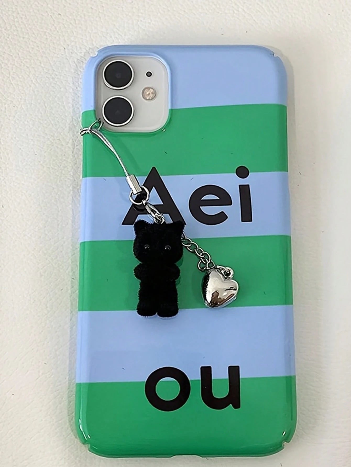1pc Cute Black Cat Phone Charm Pendant- Faux Fur Resin Decor With Heart Shaped Accessory- Made Of ABS Material, Suitable For Phone, Earphone Case Hanging Decoration