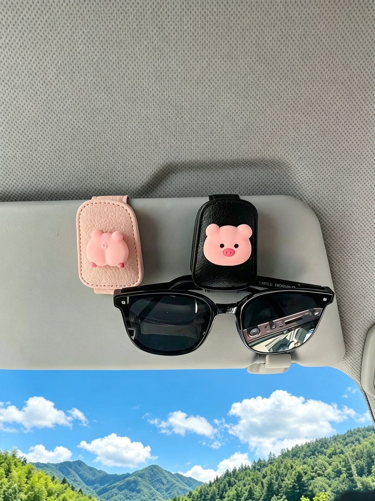 1PC Cute Pig Car Fashion Glasses Holder, PU Leather Sun‑Visor Glasses Clip, Cartoon Animal Car Interior Accessories, Universal Car Visor Eyeglass Holder, Lovely Car Decor Gift For Women Drivers