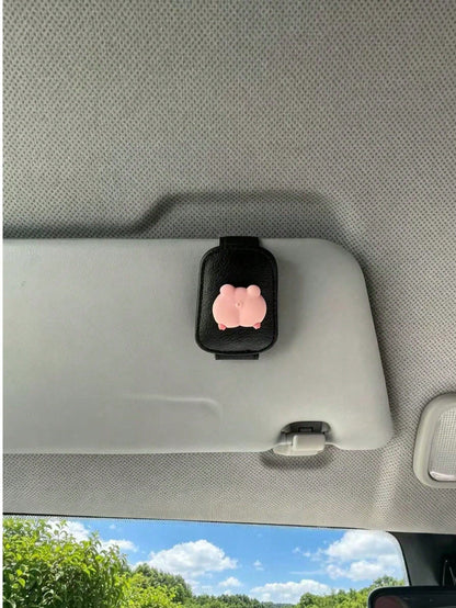 1PC Cute Pig Car Fashion Glasses Holder, PU Leather Sun‑Visor Glasses Clip, Cartoon Animal Car Interior Accessories, Universal Car Visor Eyeglass Holder, Lovely Car Decor Gift For Women Drivers