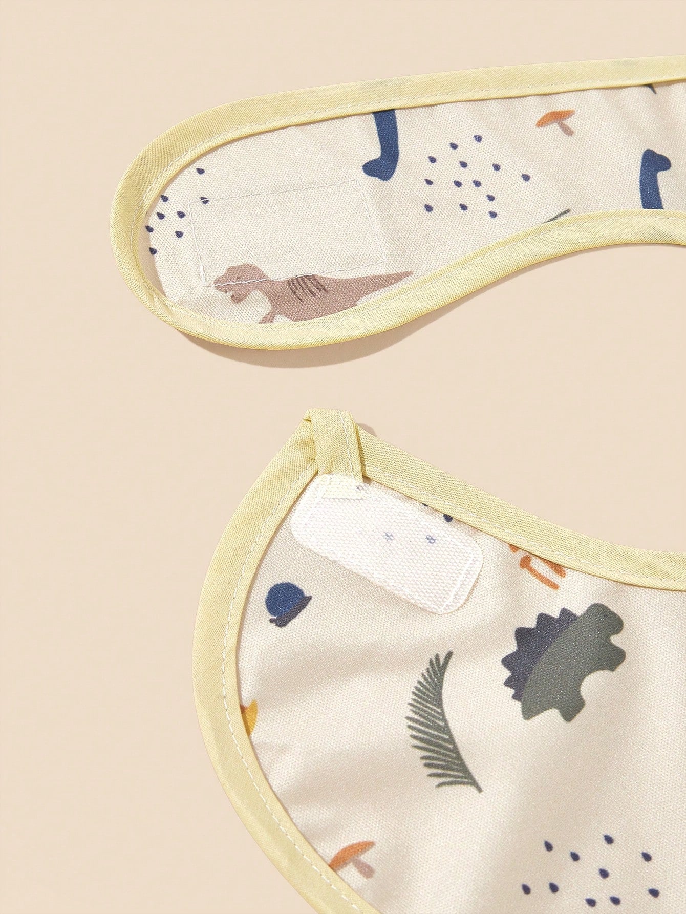 1pc Cute Printed Baby Bib, Unisex For Boys And Girls, Convenient To Wear, Durable And Easy To Clean