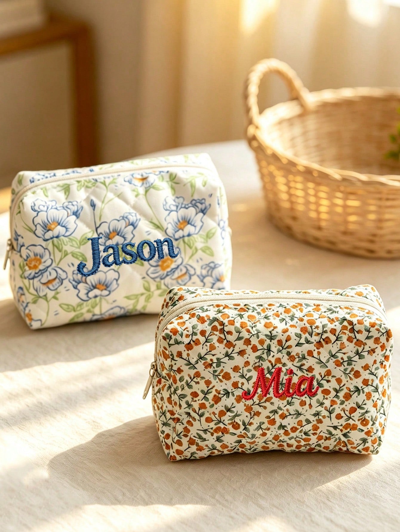 1pc Embroidered Name Makeup Bag, Custom Floral Makeup Bag, Personalized Gift For Women, Travel Storage Space Saver, Toiletry Bag, Sunscreen Pouch, Bridesmaid Gift, Autumn Decor, Mother's Day Gift, Bir