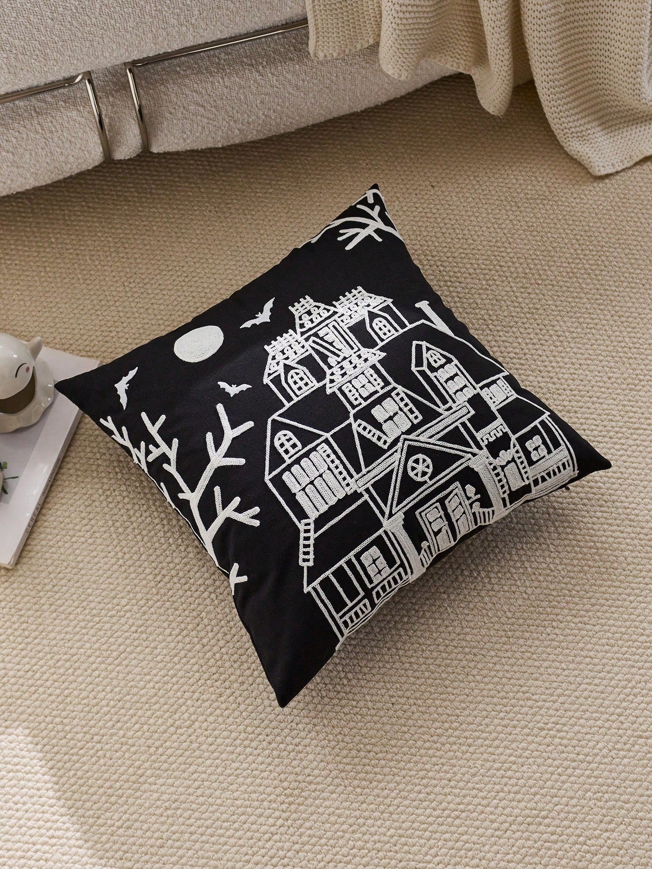 1pc Halloween Haunted House Embroidered Pillowcase, Halloween Bat Pillowcase, Suitable For Indoor Decoration, Halloween Decor, All-Season Pillowcase, Without Insert