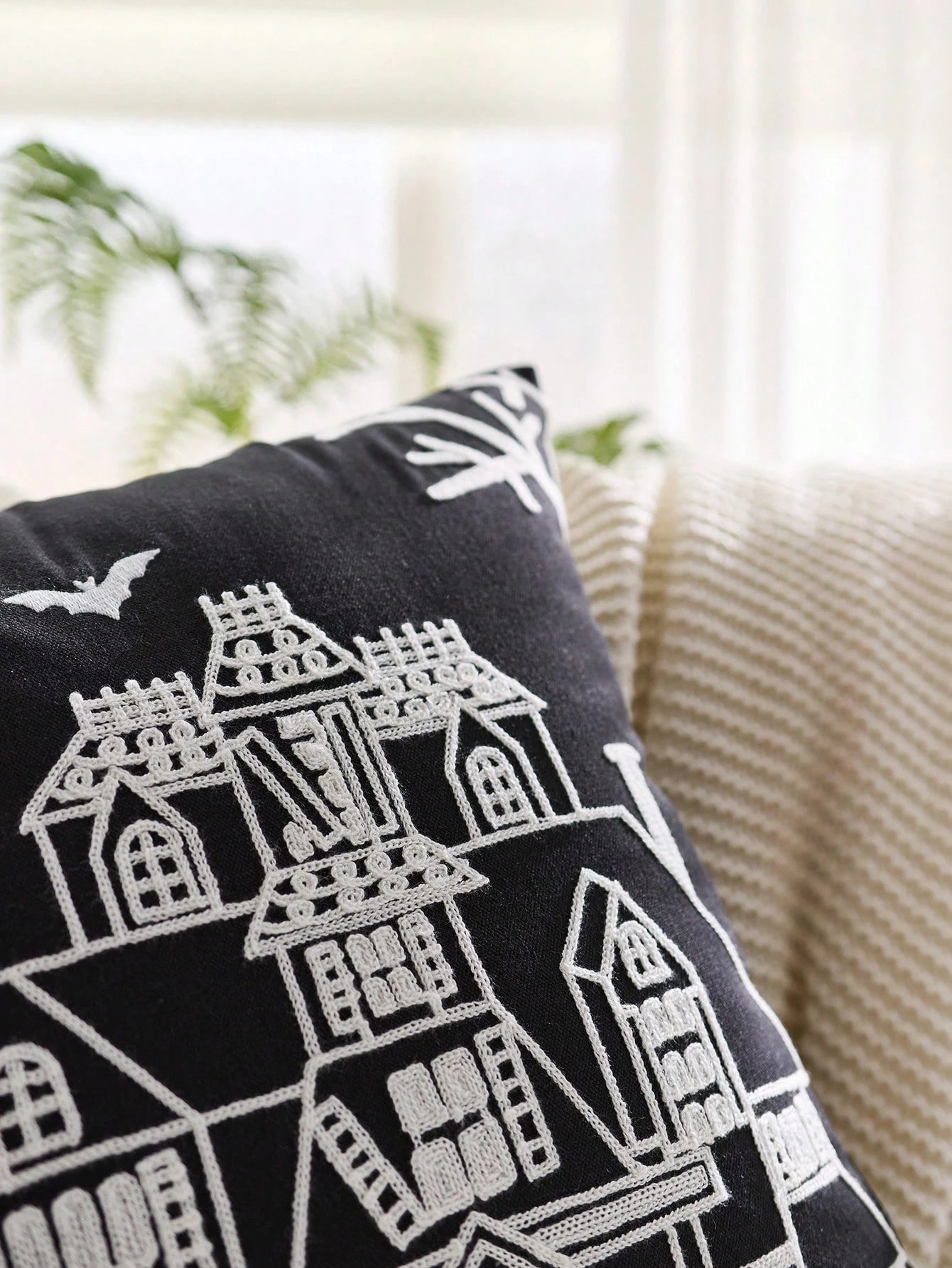 1pc Halloween Haunted House Embroidered Pillowcase, Halloween Bat Pillowcase, Suitable For Indoor Decoration, Halloween Decor, All-Season Pillowcase, Without Insert
