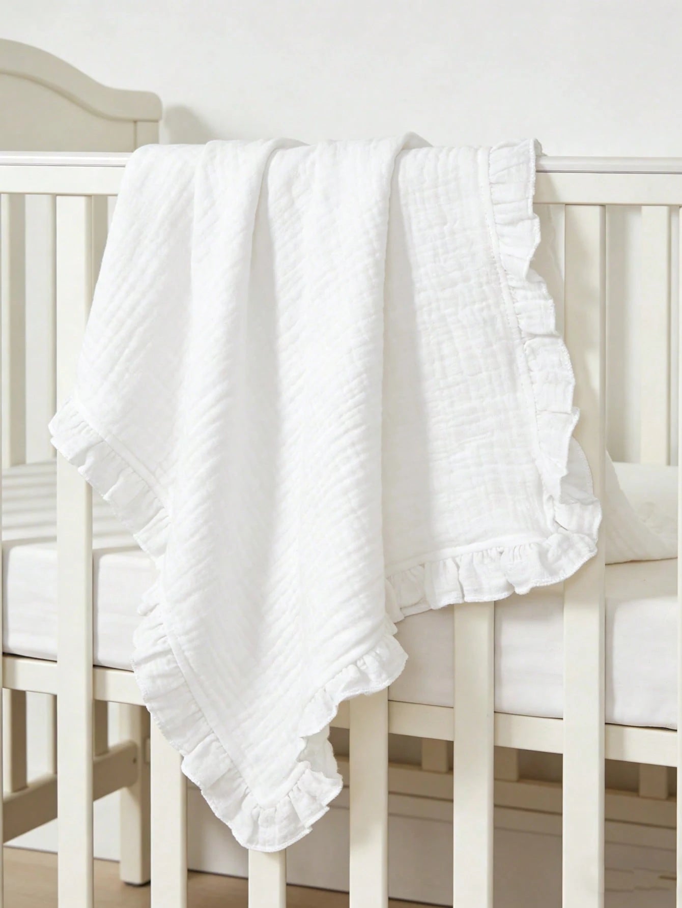 1pc Infant Ruffled Lightweight Blanket, Washable Soft Blanket For Stroller, Essential Baby Supplies For Spring/Summer