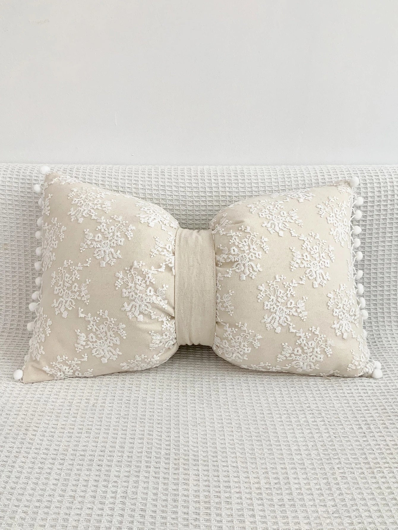 1pc Lace Embroidered Pom Pom Bow Decorative Waist Pillow Cover, Home Decor For Living Room, Sofa, Bedroom