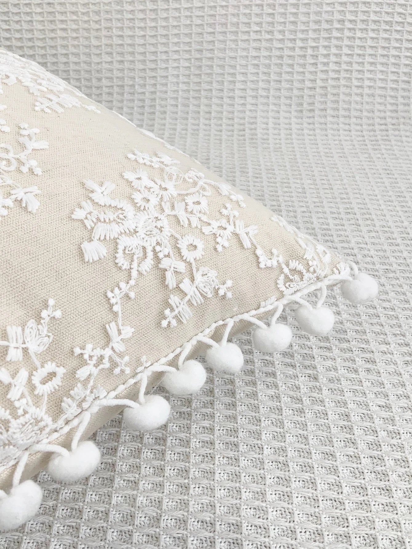 1pc Lace Embroidered Pom Pom Bow Decorative Waist Pillow Cover, Home Decor For Living Room, Sofa, Bedroom