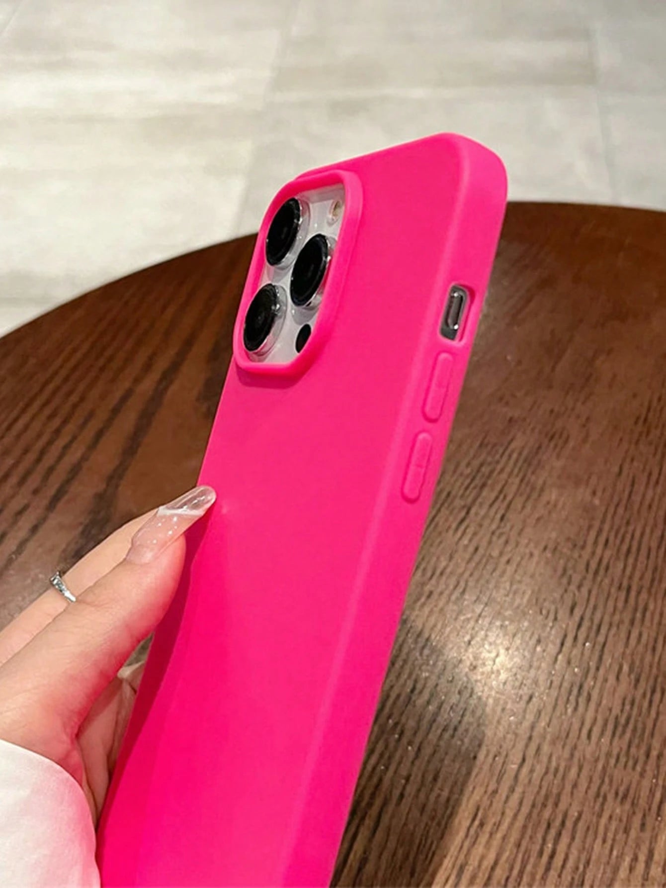 1pc Luxury Fluorescent Wireless Charging Phone Case, Compatible With IPhone 17 Air 16 15 14 13 12 11 Pro Max Plus| Liquid Silicone| Ultra-Thin Shockproof Protective Case| Phone