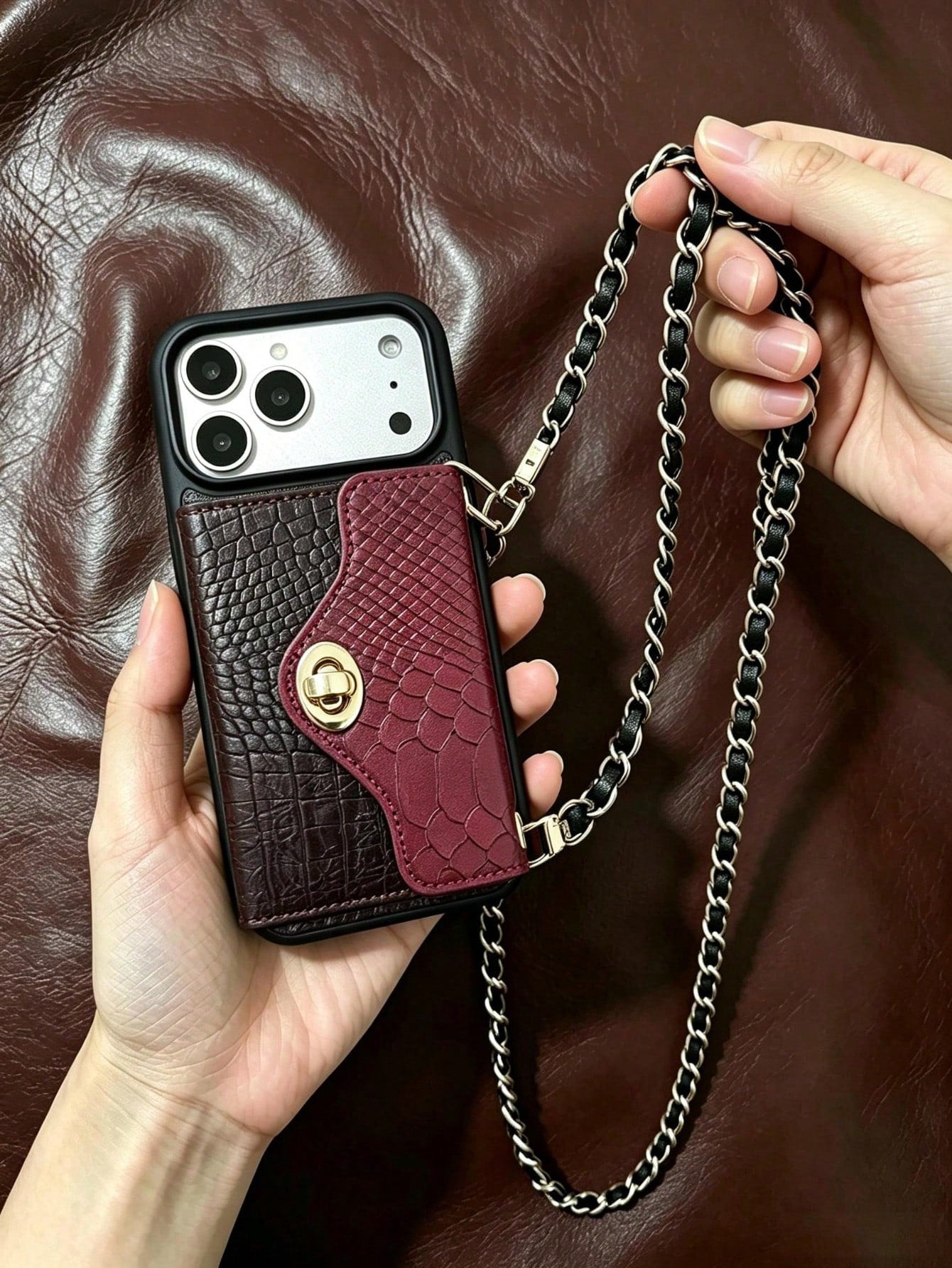 1pc Luxury Fragrance Snake Skin Color Block Phone Case, Chain Crossbody Shoulder Strap Lock Card Holder Integrated Anti-Drop Anti-Shock Fashion Protective Cover Compatible With Apple/ Galaxy S24 Ultra