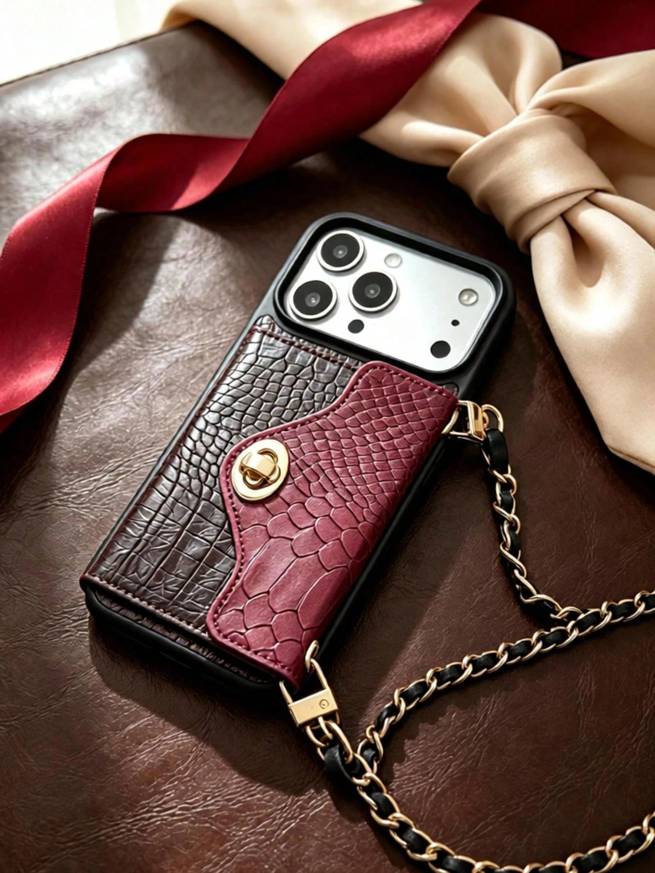 1pc Luxury Fragrance Snake Skin Color Block Phone Case, Chain Crossbody Shoulder Strap Lock Card Holder Integrated Anti-Drop Anti-Shock Fashion Protective Cover Compatible With Apple/ Galaxy S24 Ultra