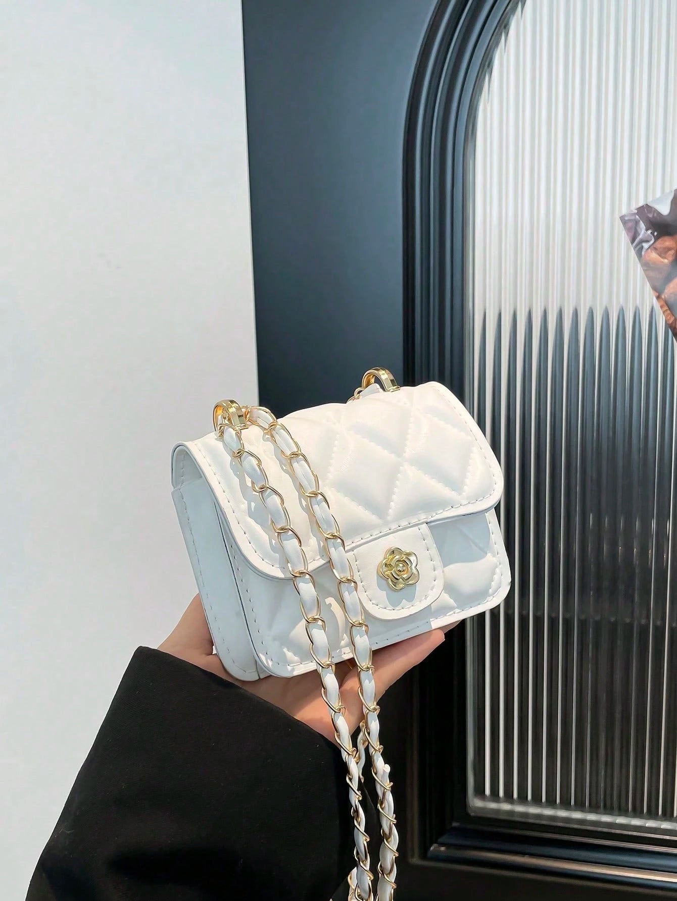 1pc Multifunctional Retro Mini Square Crossbody Bag, Fashion Chain Shoulder Bag, New Style, High-Quality Texture, Diamond Chain, Lipstick Shoulder Messenger Bag, Mini Dopamine Style, Solid Color Handb