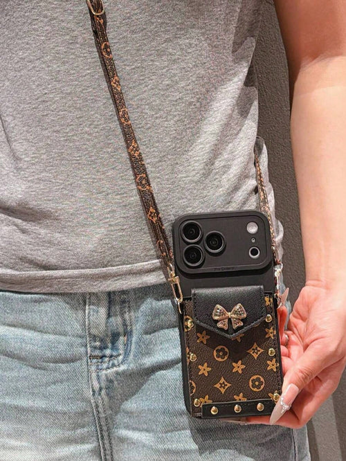 1pc New Bowknot English Card Holder Crossbody Lanyard, Compatible With IPhone17 17promax 17 Pro Phone Case, 16 Pro Max, New 15 Pro/14/13/12 Cartoon Phone Case, Compatible With IPhone14 Pro Max/15/12/1