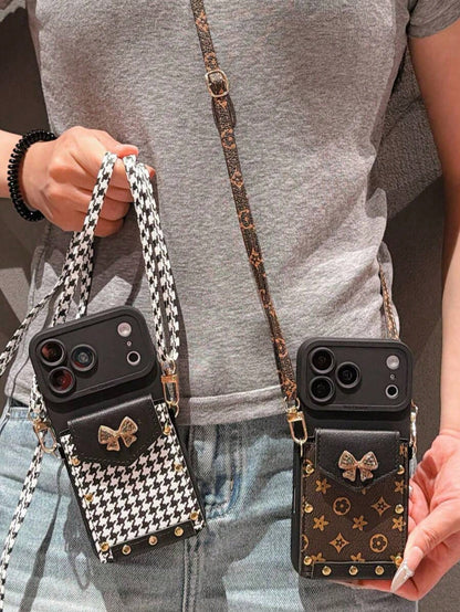 1pc New Bowknot English Card Holder Crossbody Lanyard, Compatible With IPhone17 17promax 17 Pro Phone Case, 16 Pro Max, New 15 Pro/14/13/12 Cartoon Phone Case, Compatible With IPhone14 Pro Max/15/12/1