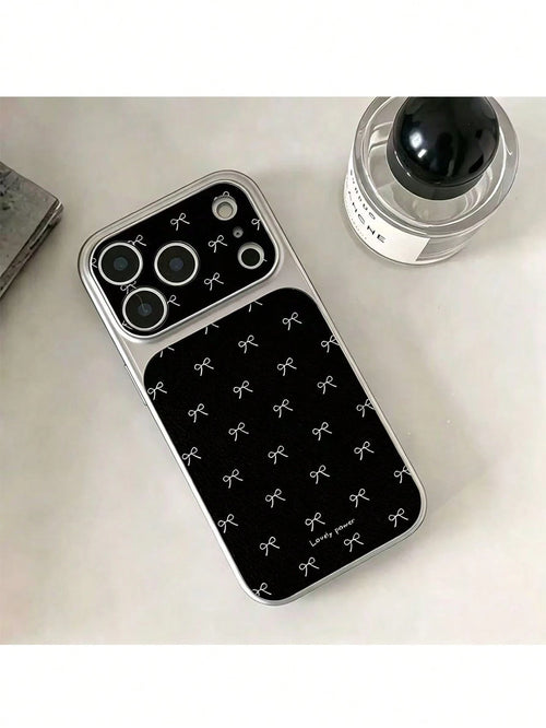 1pc New Korean Ins Style Silver Shell Black Bowknot Letter Phone Case, Minimalist Premium, Compatible With Apple 17pm, Apple 16, Apple 15p, Apple 14plus, Apple 13, Apple 12pm, Apple 11, Fashionable Ni