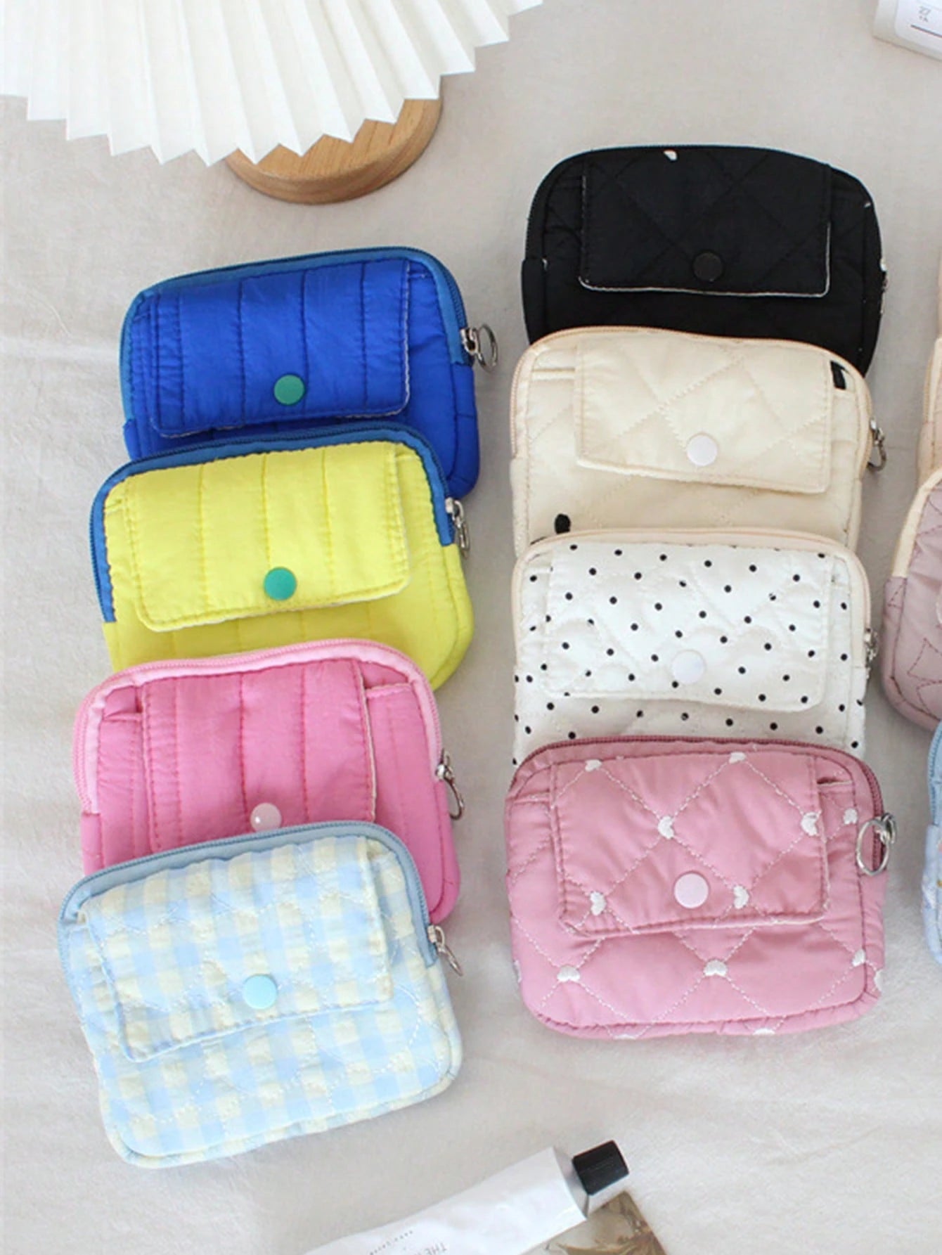 1pc Padded CCD Camera Storage Bag, Embroidered Bow Pattern Coin Purse, Mini Camera Protective Case, Flip-Cover Coin Pouch, Large Capacity Card Holder Bag, Cute Plaid Lipstick Pouch, Fashionable Black