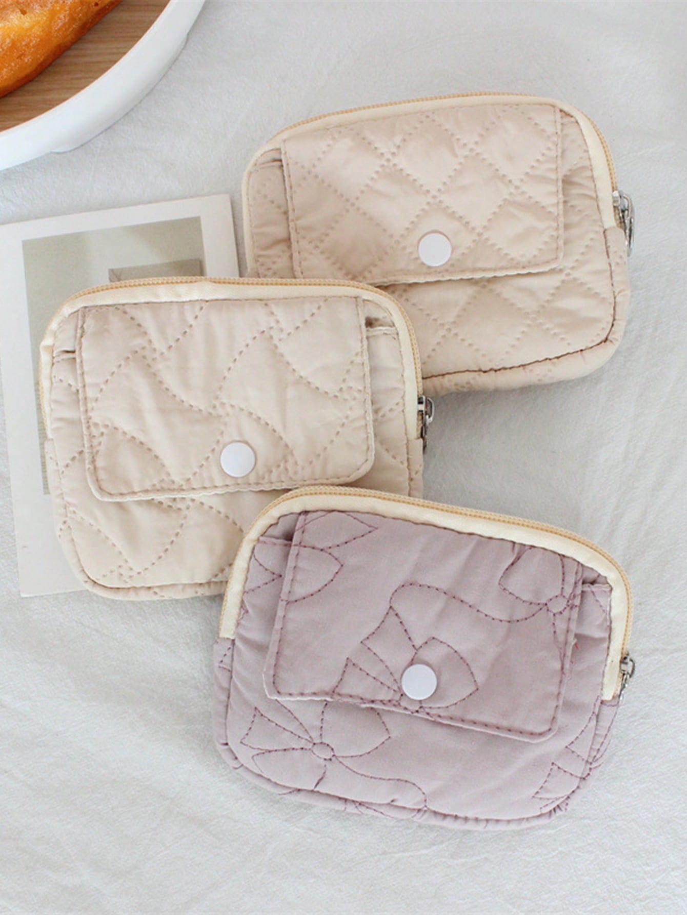 1pc Padded CCD Camera Storage Bag, Embroidered Bow Pattern Coin Purse, Mini Camera Protective Case, Flip-Cover Coin Pouch, Large Capacity Card Holder Bag, Cute Plaid Lipstick Pouch, Fashionable Black