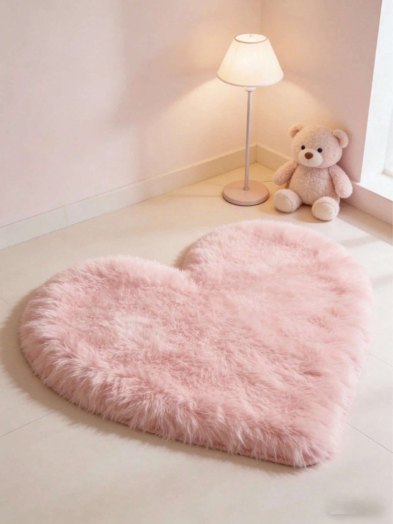 1pc Pink Fluffy Heart-Shaped Rug, Cute Play Mat, Decorative Carpet, Bedroom Decor, Small Rug, Carpet, Home Decor, Outdoor Rug, Washable Rug, Graduation/Mother's Day Gift