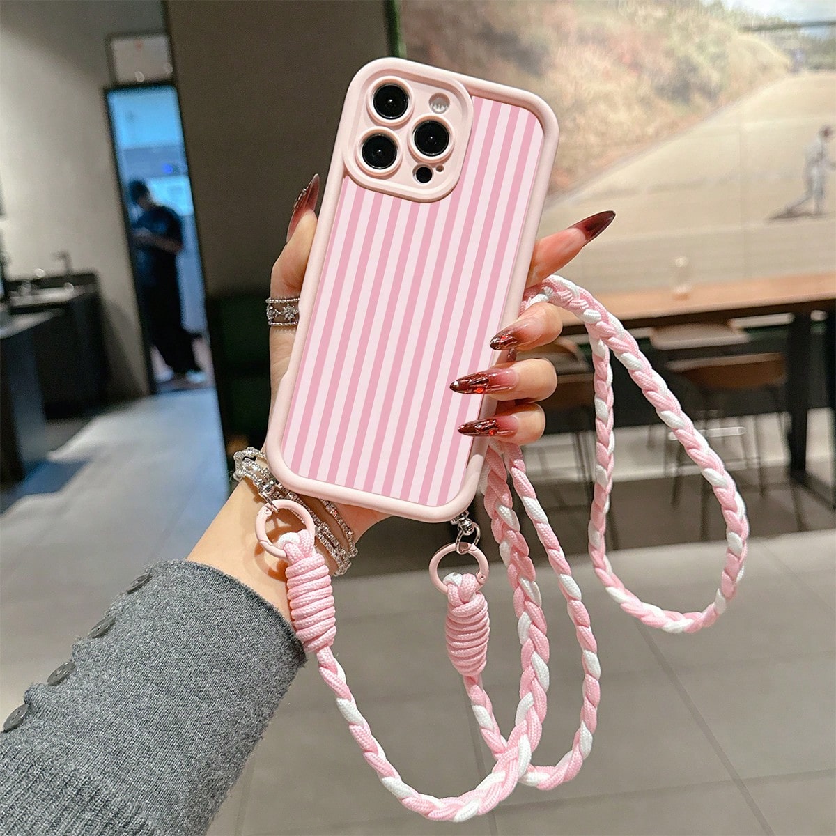 1pc Pink Striped Pattern, Large Hole Leather Texture Pink Shockproof Phone Case, TPU Material, Suitable As Holiday Gift, Compatible With Apple Xs/Xsmax/Xr/11 12 13 14 15 16pro/Promax/14 15 16plus/17